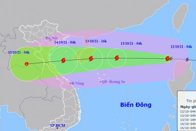 Bão số 8 vào Biển Đông, giật cấp 13 hướng vào miền Trung